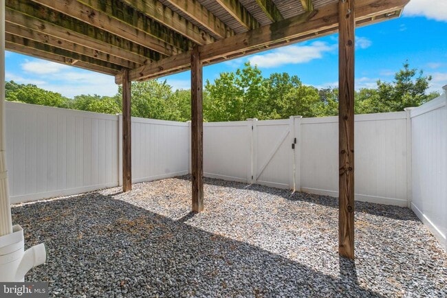 Building Photo - 7258 Mockingbird Cir