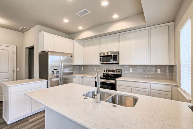 Building Photo - 1695 Grand Ave