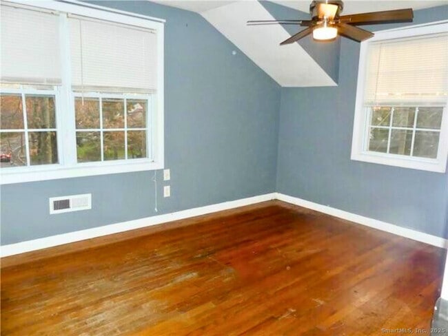 Building Photo - 12 W Rocks Rd