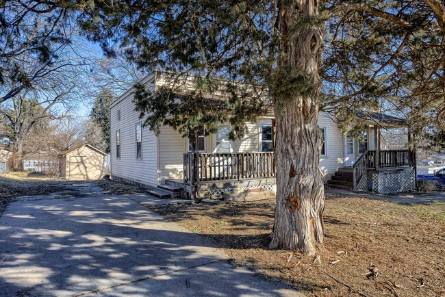 Building Photo - Ralston Rental Home Available