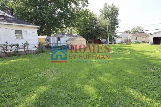 Building Photo - 1413 E Illinois St