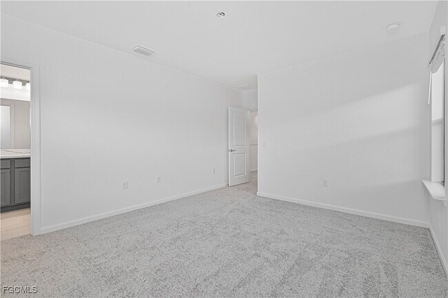 Building Photo - 13011 Luminary Wy