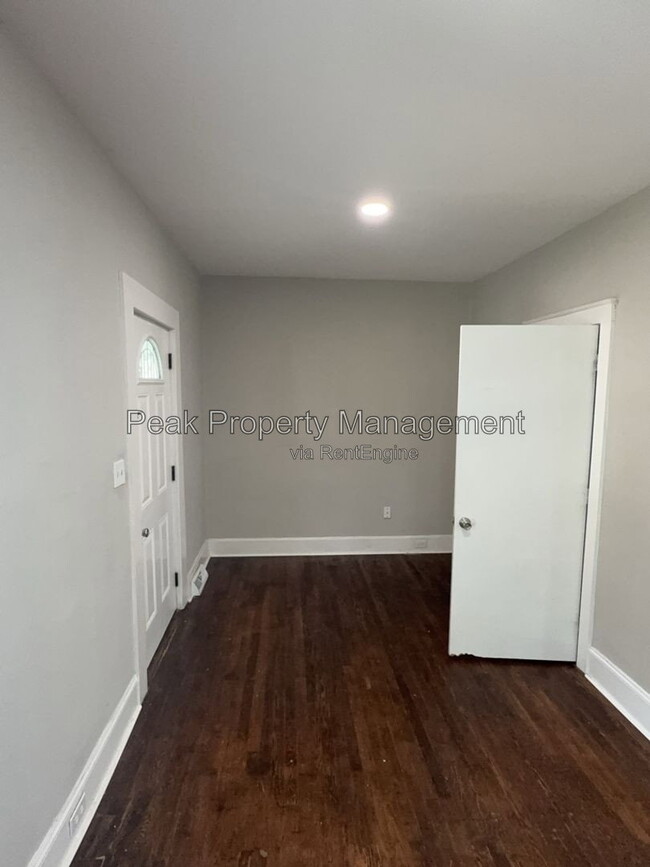 Building Photo - 114 Lee Ave
