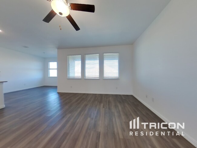 Building Photo - 932 Skytop Dr