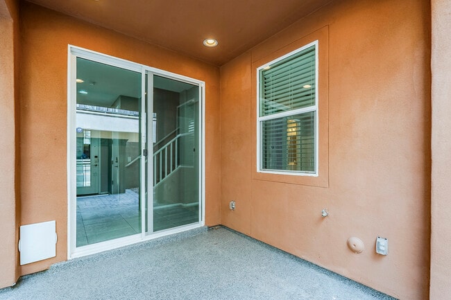 Building Photo - 7050 W Carter Dr
