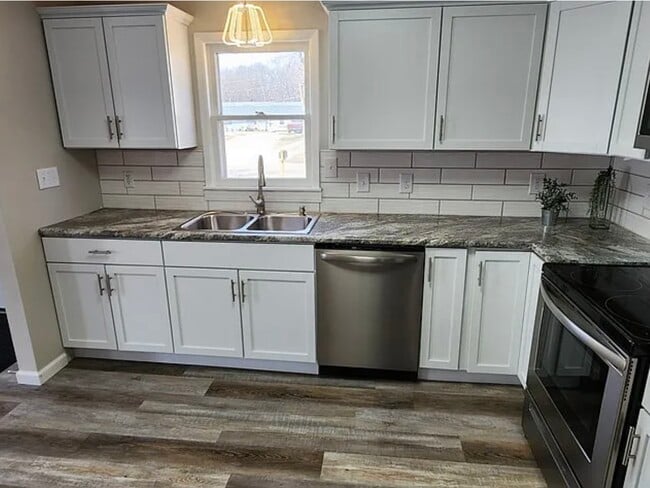 Building Photo - 914 N 12th St