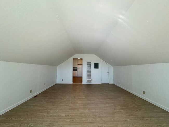 Building Photo - 130-142 Underhill Drive