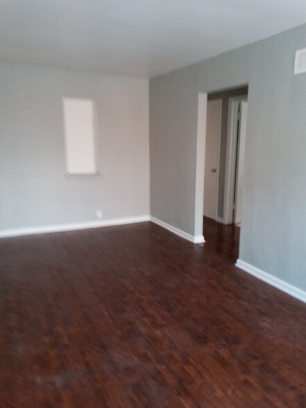 Primary Photo - 2605 W Victory Ln