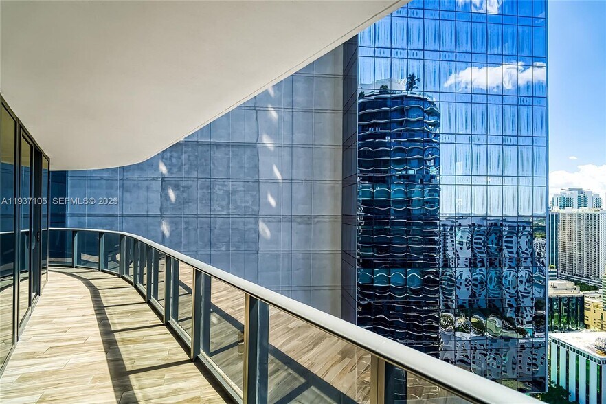 Building Photo - 801 S Miami Ave