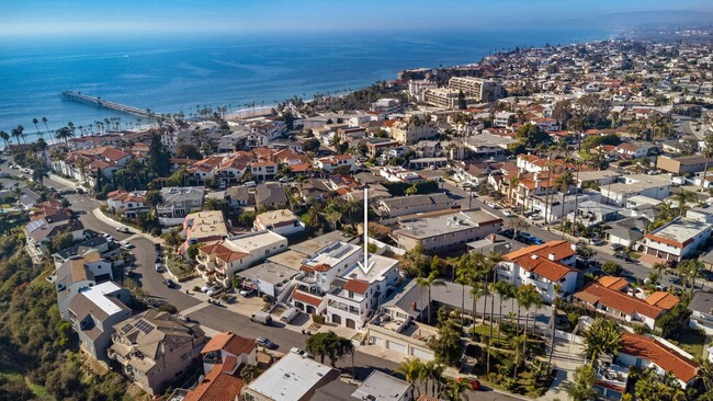 Building Photo - 312 Cazador Ln