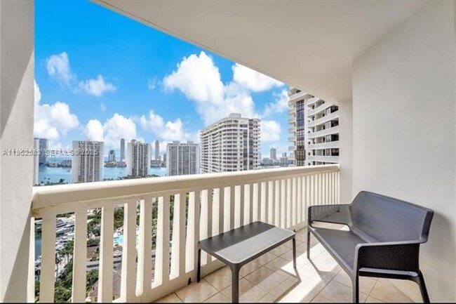 Building Photo - 1000 W Island Blvd