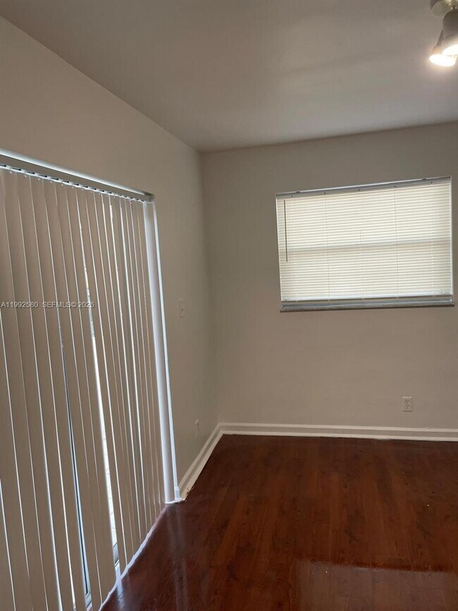 Building Photo - 222 SW 1st St