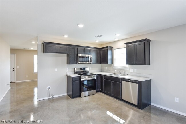 Building Photo - 115 Lanita Dr