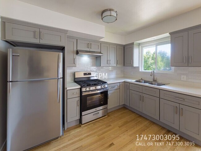 Building Photo - 2915 Saint George-5