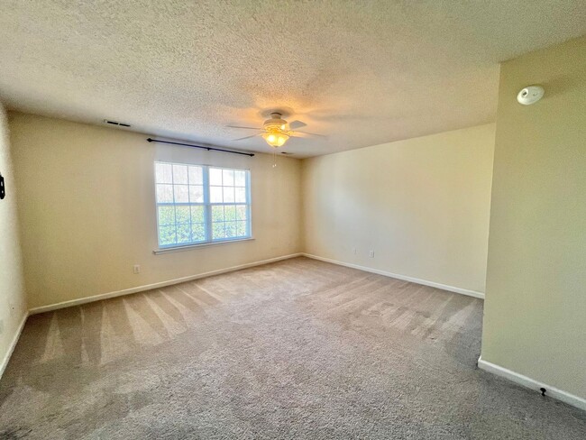 Building Photo - **OFFERING WAIVED APPLICATION FEES & $100 ...