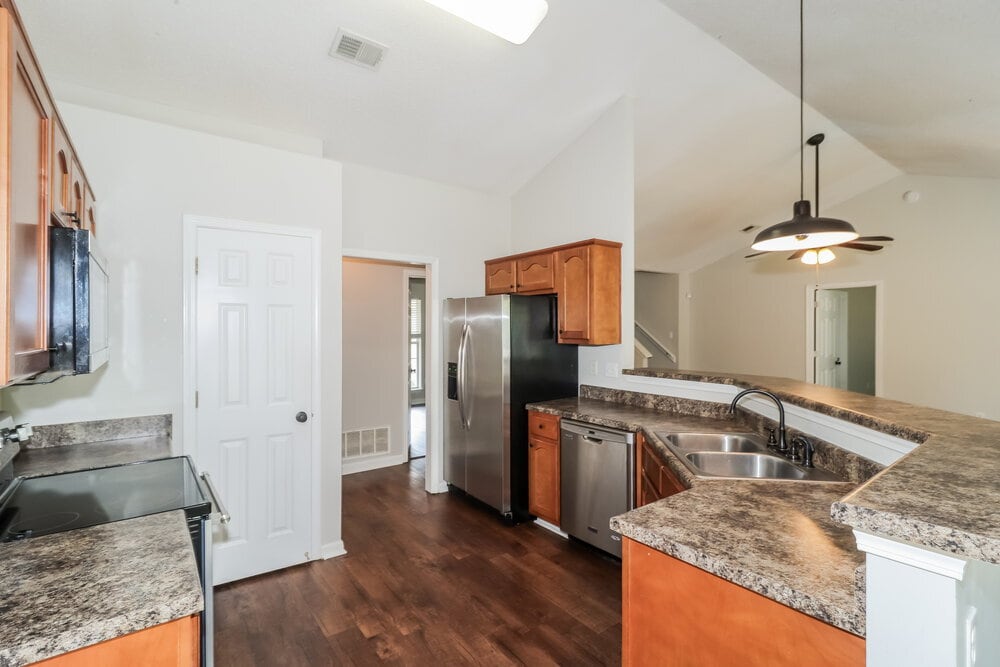 Building Photo - 8161 Loden Cove