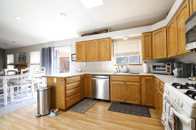 Building Photo - 5 Bedroom, Beautiful Home in Loveland!