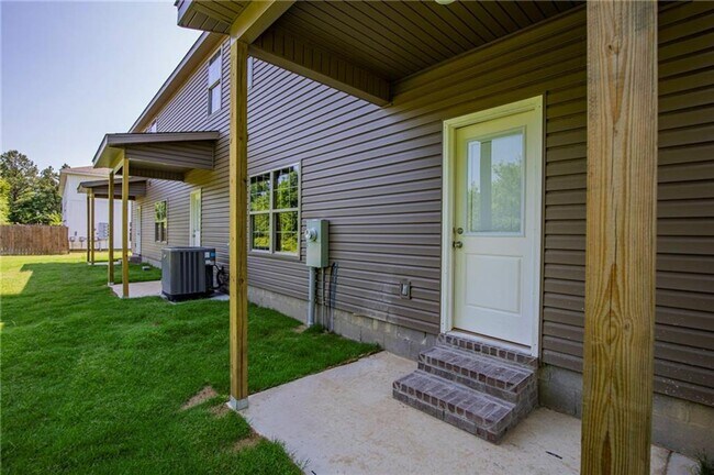 Building Photo - ***1903-B Azlin Place***