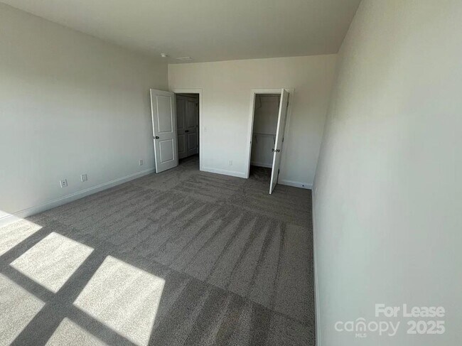 Building Photo - 9221 Walnut Hl Rd NW