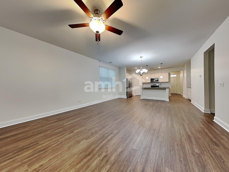 Building Photo - 16 Cherry St