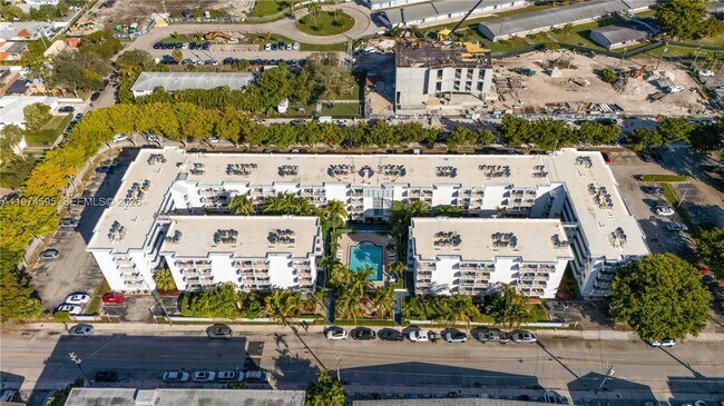 Building Photo - 1801 S Treasure Dr