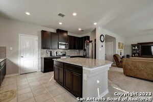 Building Photo - 1423 Hummingbird