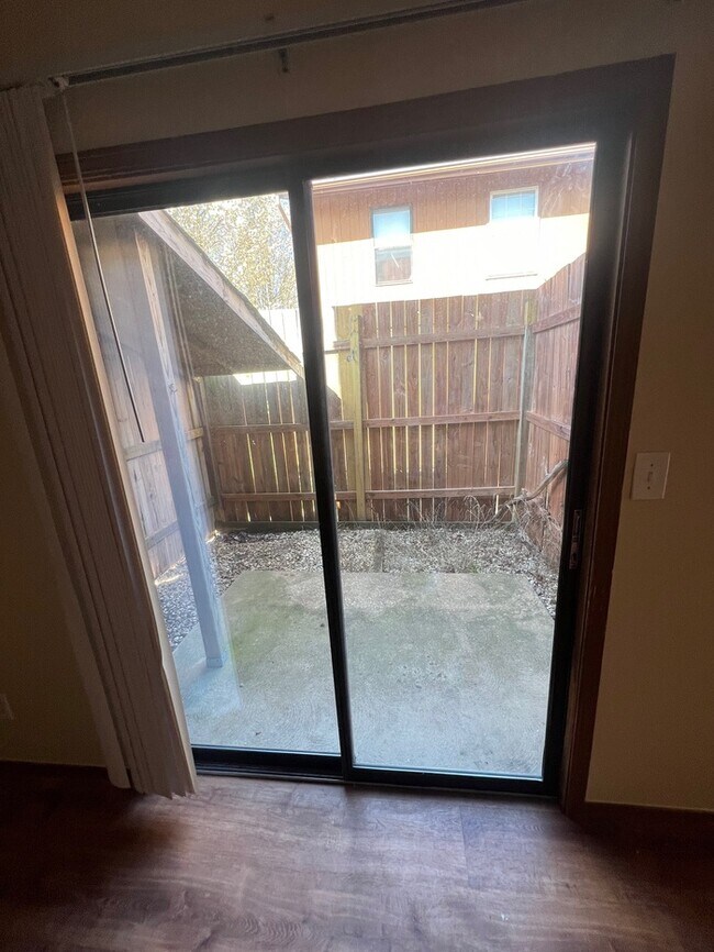 Building Photo - 3869 Treebrook Dr