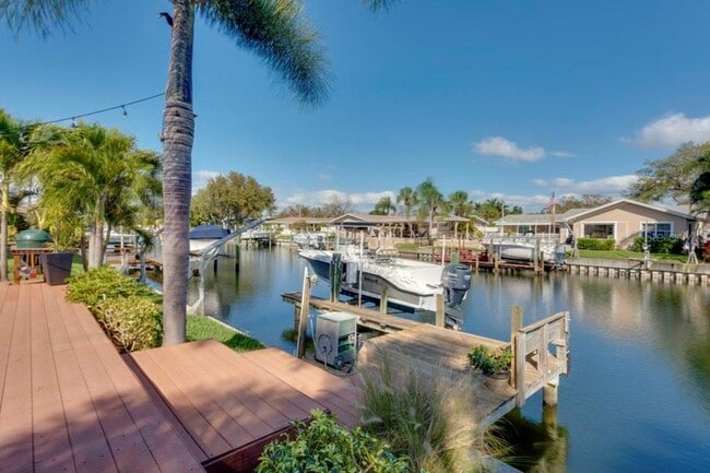 Building Photo - 4165 13th Ln NE