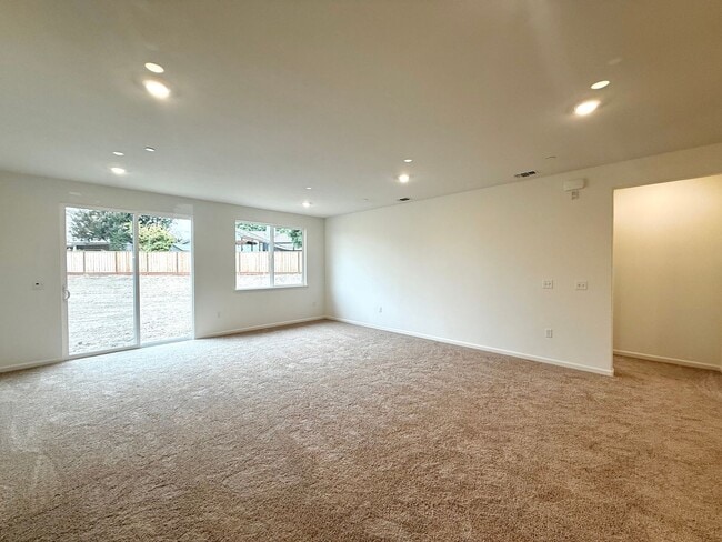 Building Photo - Brand New 4 Bedroom Home