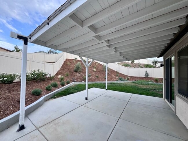 Building Photo - Spacious 4 Bedroom Home for Lease in Winch...