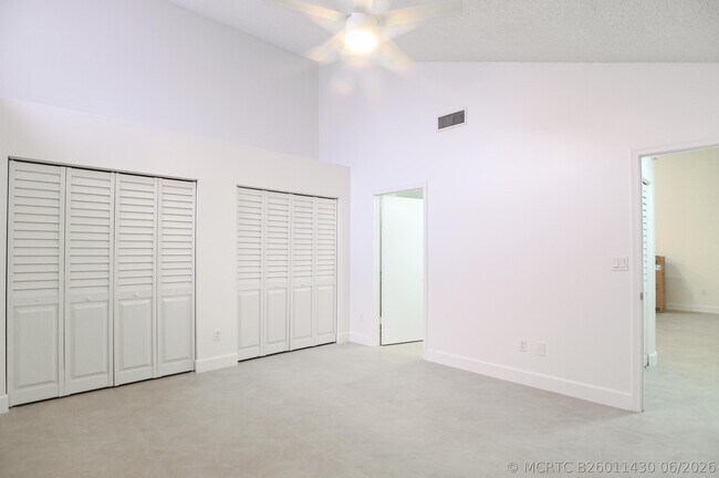 Building Photo - 1148 Summit Trail Cir