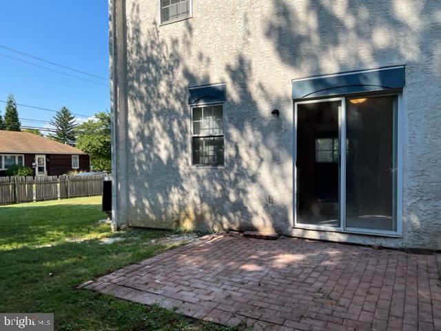 Building Photo - 221 Lawndale Ave