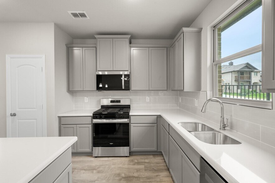 Building Photo - 8201 Korat Vis