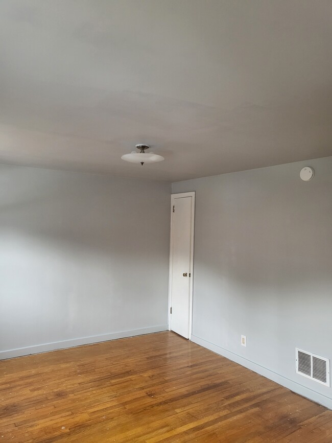Building Photo - 2445 Brookwood St