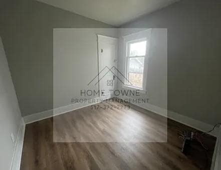 Building Photo - 722 N Hayford Ave