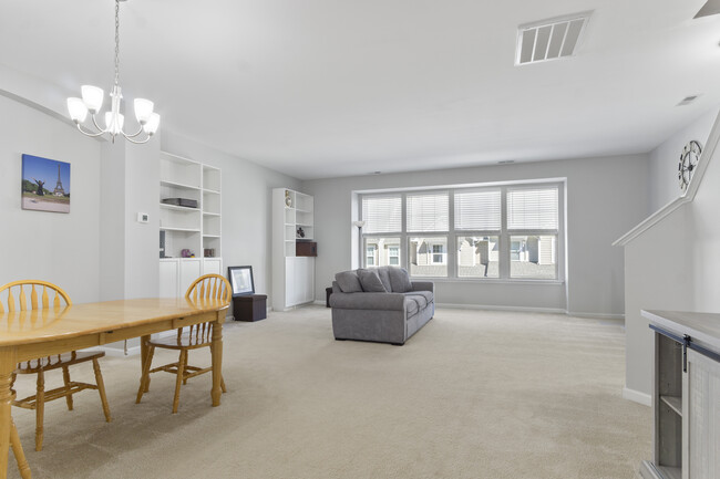 Open Concept - 6547 Revere St