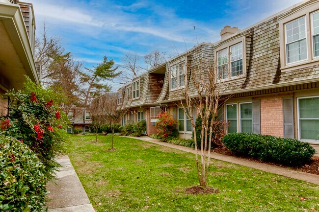 Community - 3000 Hillsboro Pike