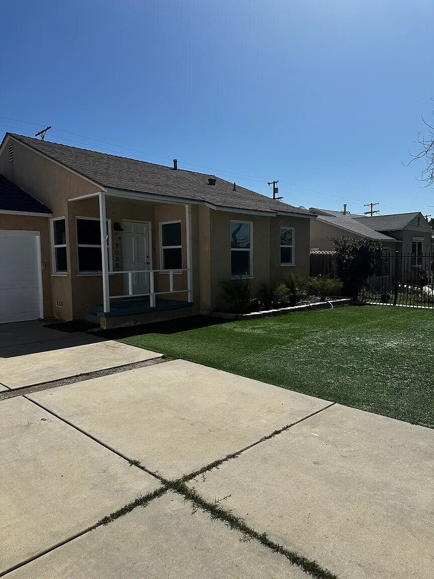 Building Photo - 7038 Yarmouth Ave