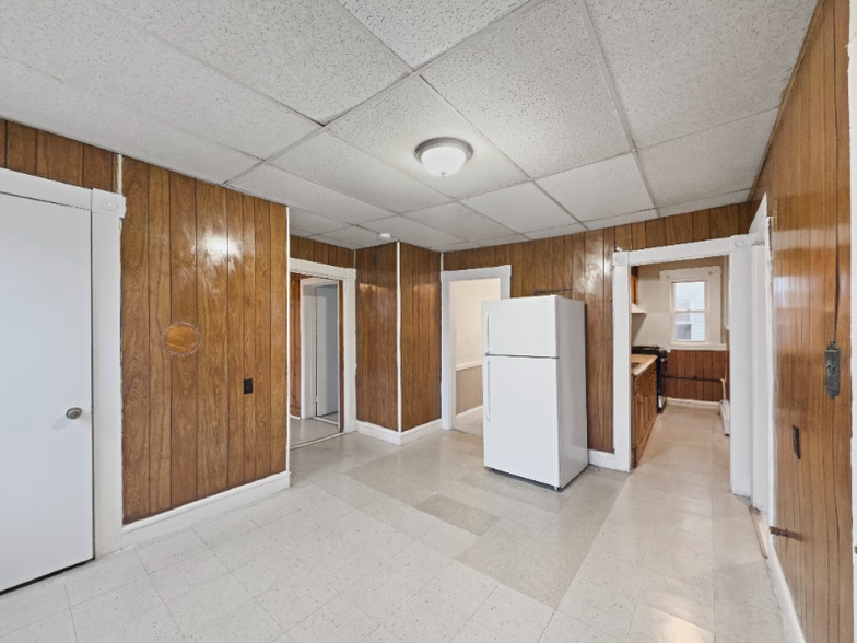 Building Photo - 286 Farnham St