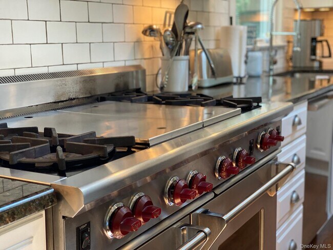 Building Photo - 28 Old Trail Rd