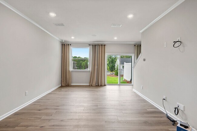 Building Photo - INCENTIVE OF $500 OFF FIRST MONTH'S RENT FOR THIS BEAUTIFUL Like-New 3BR Townhome in Durham Near ...