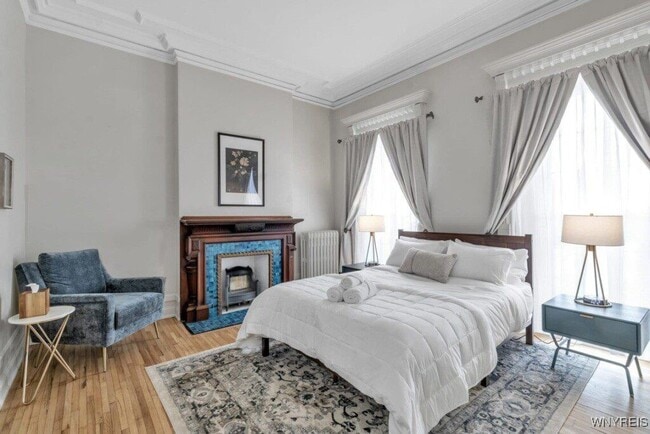 Building Photo - 617 Niagara St