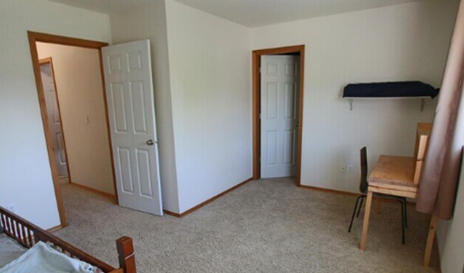 Building Photo - Spacious 3BR/2.5BA Home in Oly Schools w/ Open Floor Plan & Private Backyard