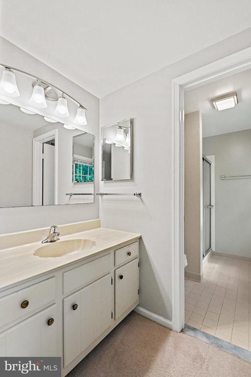 Building Photo - 5847 New England Woods Dr