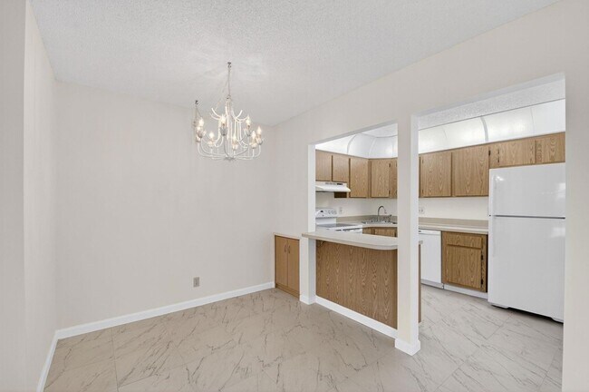 Building Photo - 416 Pine Glen Ln