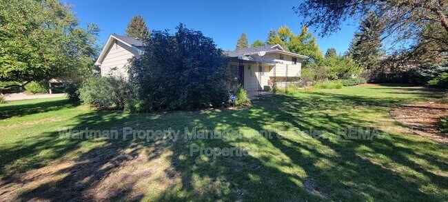 Building Photo - 6853 Duke Dr