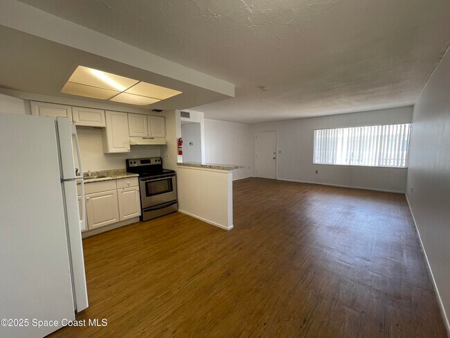Building Photo - 800 N Fiske Blvd