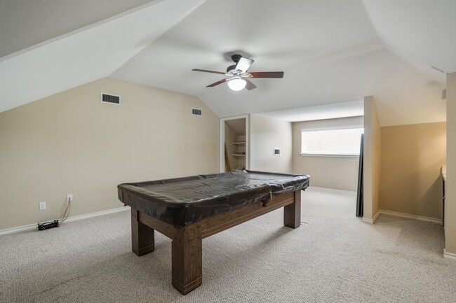 Building Photo - 9631 Bavaria Dr