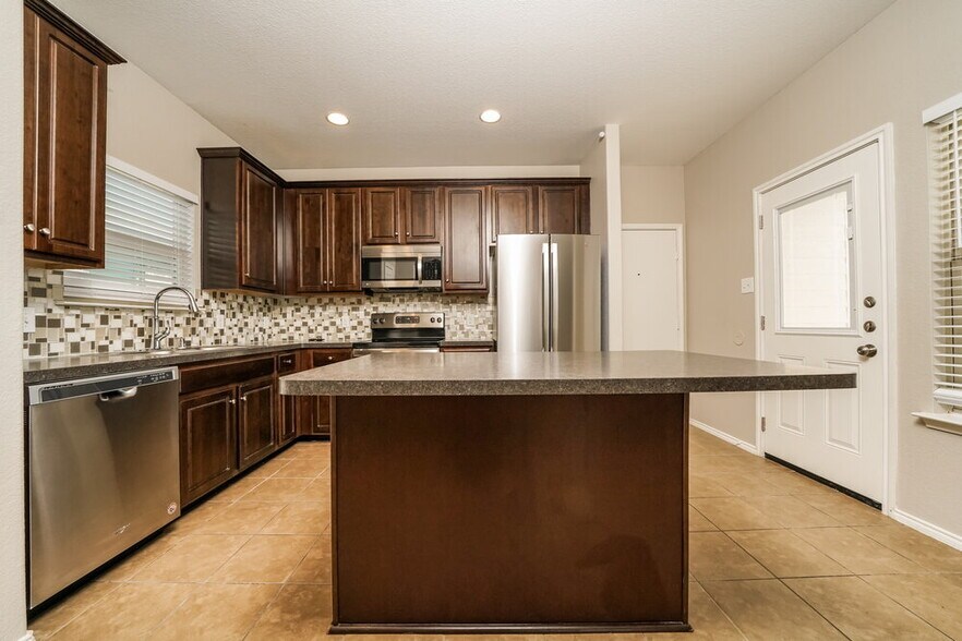 Building Photo - 1200 Sweetgum Dr