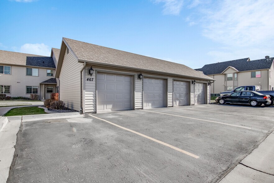 Garage - 467 S 2550 W